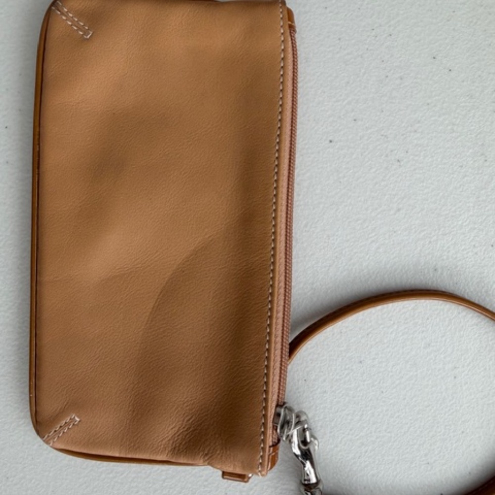 Coach - Picture 2 of 4